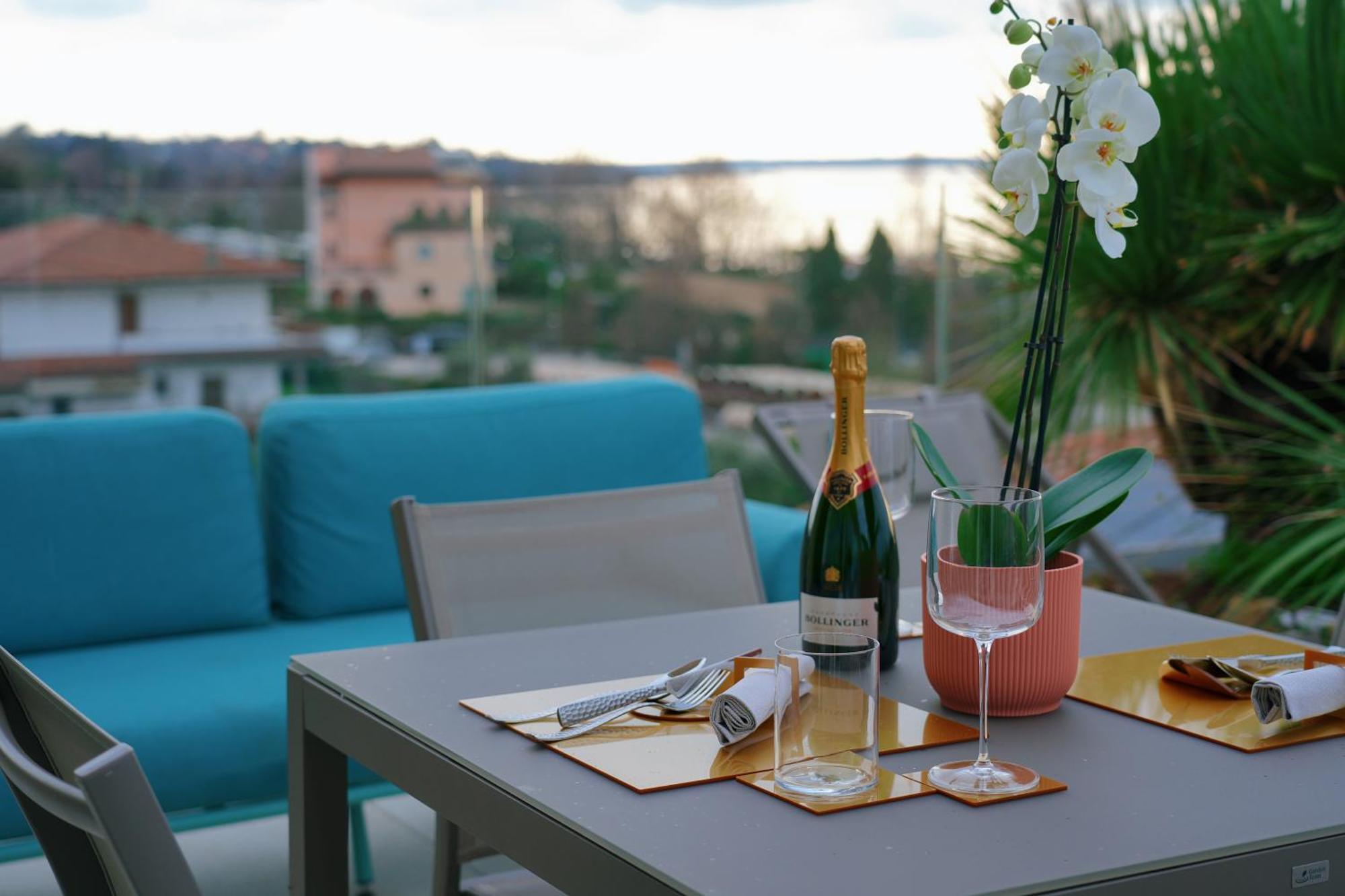 Residence Hotel Palazzo Della Scala Lazise Esterno foto